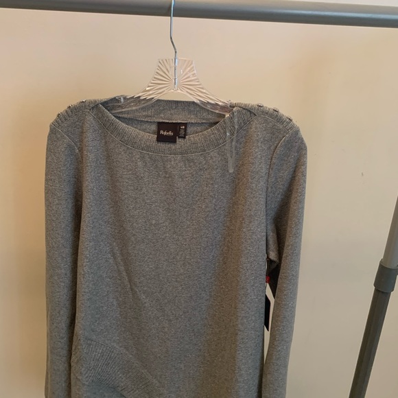 A sweater silver heather color 58% cotton 38% polyester 4% ElASTANE - Picture 2 of 6